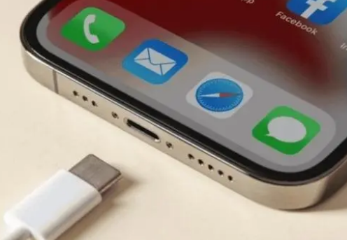 岳普湖苹果15维修分享iPhone15改USB-C接口后能和安卓用户互借充电器吗 